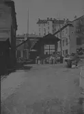 Vår födelseort taget från porten.

Gustav Arvid Asplund verkmästare på Gefle Porslinsfabrik på               1910-talet. Förmodligen var han även anställd hos föregångaren,
Gefle Kakelfabrik.
Bilderna har han själv identifierat, bildtexterna är också han egna.
