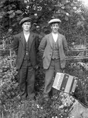 Två män. August Karlsson och okänd
