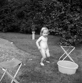 Flicka, sommar och lek
