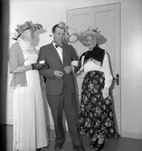 I mitten Martin Åström, till höger Greta Olsson och till vänster Ingrid Edenberg

