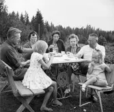 Fikastund i trädgården

