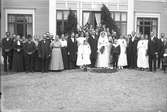 Bröllop den 9 oktober 1915. Brudparet Emil Lindgren f. 15 september 1891 och Ester Kristina Johansson f. 8 juli 1894.