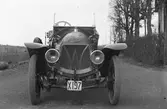 Utflykt till Walls Kalkbrott. Josef Erikssons bil, en 1912-1914 Windhoff som köptes av Kopparfors & Hofors sågverksaktiebolag Ockelbo. Fick sitt reg.nummer X197 år 1917 men kan då tidigare haft A som reg.nummer. Köpt 12 maj 1920 och såld den 31 maj 1921.
