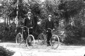 Okända cyklister i Lenninge på 1910-talet.