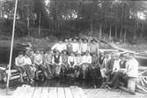 Flottningsarbetare vid skiljestället i Lenninge, troligen 1919. Medlemmar i det s k 