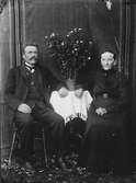 Hertsjö: Mjölnaren och orgelbyggaren Lars Olsson, född 1852 och hustrun Karin Hansdotter, född 1846. Dom kom ursprungligen från Malung.