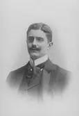 Ingeniör
Föreståndare för Gefle Stads Elektr.verk 1902-1906
Igångsatte verket vid stadens övertagande av
gamla Belysningsbolaget
Överkopplingaran till nya nätet började 1/9 03
Sedemera Mariningeiör vid Kungl. Mariningeniör kåren