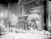 Forsbacka Jernverks AB.
Sedan 1600-talet har järnhanteringen varit ortens huvudnäring, som expanderade på 1870-talet. Flera valsverk uppfördes mellan 1872 och 1904.
