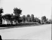 Strömsbro utbyggdes kraftigt år 1776. 1850-talet togs förslaget upp om en utbyggnad och planering av Strömsbro i ett rutnät med raka gator och torg när Gefle Manufactur AB etablerade sig och det behövdes planera för bostäder och lokaler för hantverk och handel.





