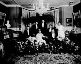 Konsul Matton med familj firar silverbröllop. Fotograferad i hemmet
Mattons Läderfabriks AB grundade garveri år 1852. 1905 startade dotterbolaget Mattons Hudaffär.




















