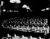 Konsul Matton inför silverbröllopsmiddagen på Grand Hotell. Mattons Läderfabriks AB grundade garveri år 1852. 1905 startade dotterbolaget Mattons Hudaffär.



















