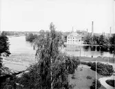 Forsbacka bruksort två mil väster om Gävle

Forsbacka bruk och senare Forsbacka Jernverks AB som expanderade på 1870-talet. Magnus af Nordin uppförde 1777 herrgården med park.







