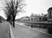 Vy från Södra Strandgatan över Gavleån västerut
