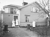Katolska församlingen, Elisabetsystrarna

År 1892 kom de fem första systrarna till Gävle.
Första egna hemmet låg på Hattmakargatan 25.
År 1933 flyttade de till Brynäsgatan 16 fram till 1973



