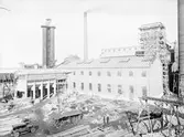 Korsnäs AB. I Karskär uppfördes 1910 en sulfatfabrik och 1915 en sulfitfabrik för framställning av pappersmassa.
Entreprenör: Byggnads AB Konstruktör.
Bilen (Buick) finns även med på CL 001378

