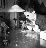 Urmakare i Strömsbro. Klocka tillverkad  i Strömsbro. Den 26 september 1950.


