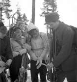 Nynässkolan beredskapsövning på skidor. 9 mars 1951
