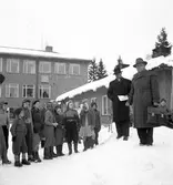 Nynässkolan beredskapsövning på skidor. 9 mars 1951.
