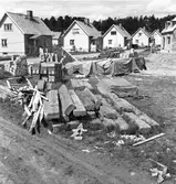 Byggnadsnämnden Ingenjör Persson. Fotografering av dåligt byggnadsmaterial. 30 juni 1951.