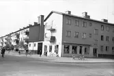 Uppsala Byggnadsgille. Engelbrektsgatan, Brändströmsgatan med flera gator och från Engelbrektsgården. 22 september 1951.