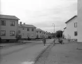 Uppsala Byggnadsgille. Engelbrektsgatan, Brändströmsgatan med flera gator och från Engelbrektsgården. 22 september 1951.
