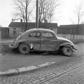 Bilolycka på Brynäs. 8 april 1952.