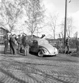 Bilolycka på Brynäs. 8 april 1952.
