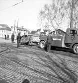 Bilolycka på Brynäs. 8 april 1952.
