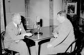 Radiotjänst. Manne Berggren intervjuar Ö. B Svedlund. 29 september 1952.