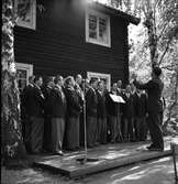 Manskör ABA/SAS sjunger i Furuvik. 11 juni 1950.


