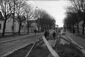 Nerläggning av spårvagnsräls i Brynäsgatan