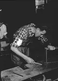 Hantverkstävling på Rotundan den 2 april 1950. Snickare.