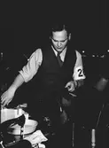 Hantverkstävling på Rotundan den 2 april 1950. Skräddare