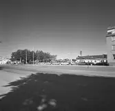 Bilhandel på Brynäs. Den 11 augusti 1971
Stadsarkitekt Ingenjör Broman


