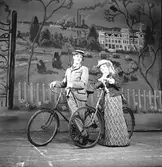 Utställningsrevyn. Teatern. November 1945





