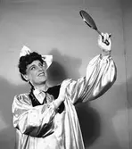 Utställningsrevyn. Teatern. November 1945





