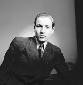 Yngve Dahlback. H. Järnhardt & Co. Personalfoto. April 1944




