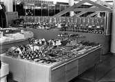 Julmarknad i Varuhuset. Konsum Alfa. Den 18 December 1942

