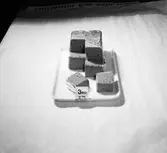 Konsum Alfa Varuhuset. Charkuteri. Uppläggningar på fat. December 1944



