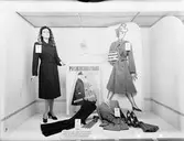 Konsum Alfas skyltfönster. Den 17 oktober 1942.