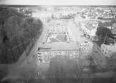 Den 19 oktober 1955. Foto taget från Trefaldighetskyrkan  Drottninggatan. Vågskrivargatan och Skomakargatan.