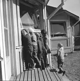 Den 4 februari 1957. Lekskola





