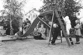 Bostadsområdets lekplats.




