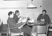 Den 11 december 1943. Soldathemmets Café.