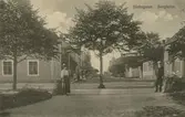 Vykort som visar Slottsgatan i Borgholm, någon gång i slutet av 1800-talet eller början av 1900-talet.