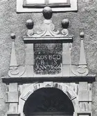 Portalen på Dahmska huset vid Lilla Torget.