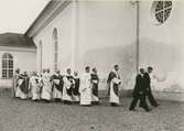 Biskopsvisitation i Bäckebo kyrka den 28/10 1945.