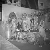 Furuviksparken invigdes pingstdagen 1936.

Cirkusbyggnaden Teater-Cirkus med cirka 600 platser, uppförd 1940.
Furuviksrevyn 