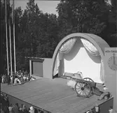Furuviksparken invigdes pingstdagen 1936.
Nöjesfältet, badplatsen Sandvik och djurparken gjordes iordning.
Stark man ska stoppa kanonkulan






