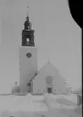Staffans kyrka
på Stenebergshöjden, Brynäs.
Ritades av Knut Nordenskjöld och invigdes 1932.
En treskeppig kyrka vars torn, placerat vid nordvästra hörnet, kröns av en av Sveriges största torntuppar. I sydvästra hörnet ett vapenhus, huvudingången åt väster.